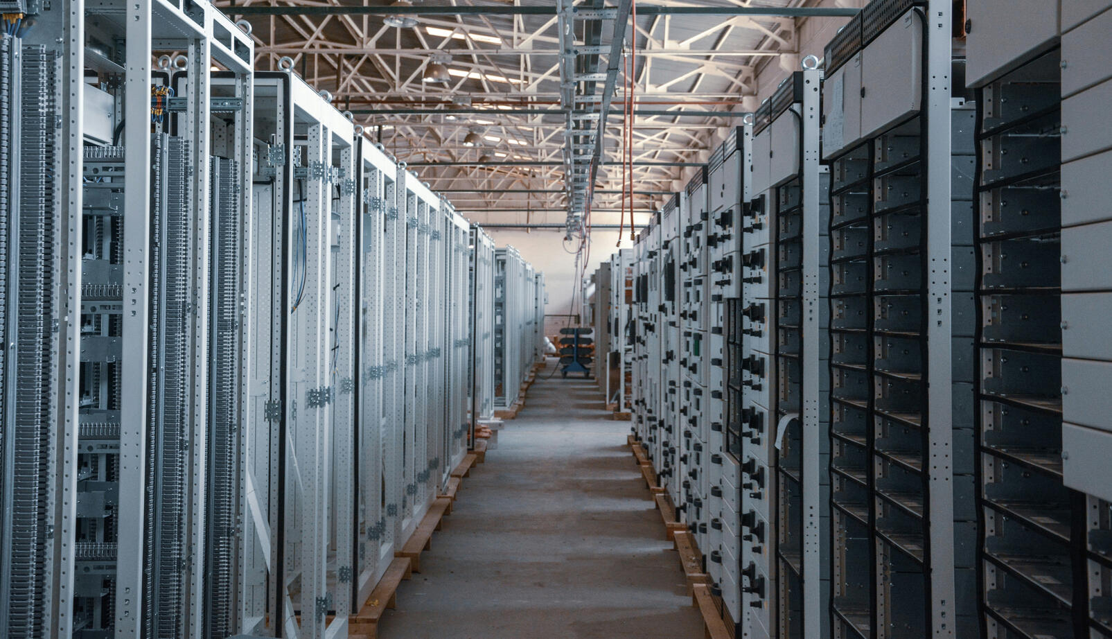 The Evolution of Modern Data Centers: From On-Premises Servers to Hyperscale Infrastructure